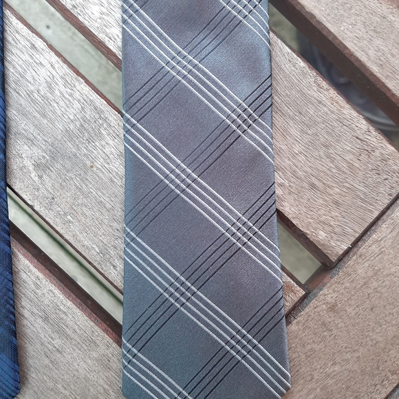 Set of 2 Ties (Kenneth Cole Reaction, Distinction) - Picture 3 of 5